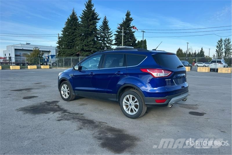 Ford Escape SE 2WD SUV Automobili