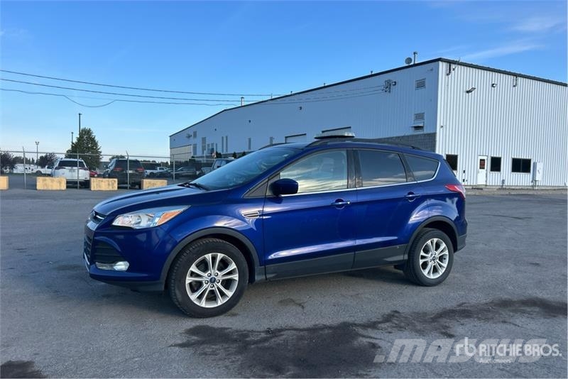 Ford Escape SE 2WD SUV Automobili