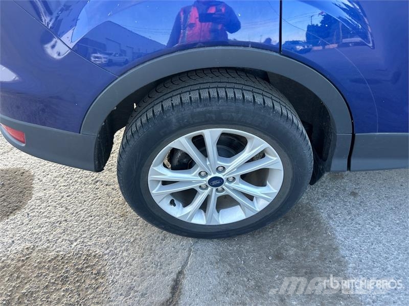 Ford Escape SE 2WD SUV Automobili