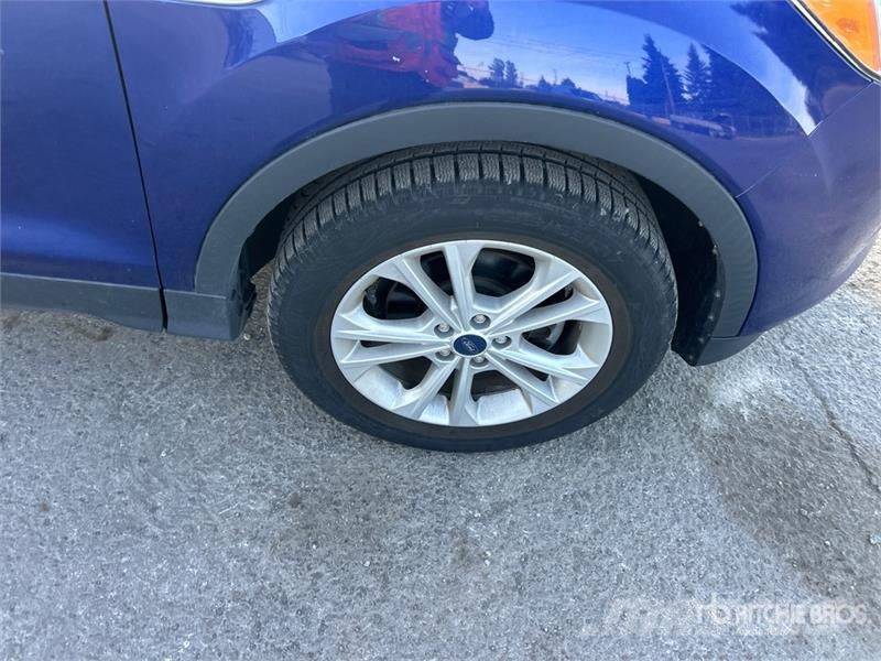 Ford Escape SE 2WD SUV Automobili