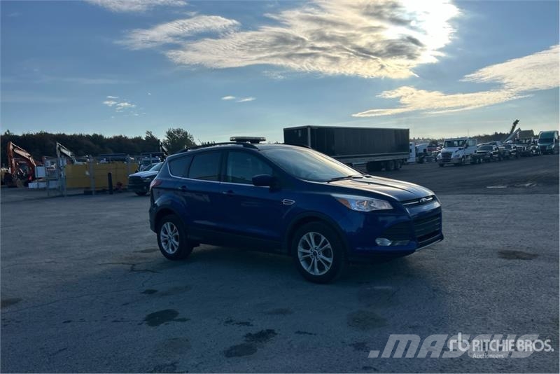 Ford Escape SE 2WD SUV Automobili