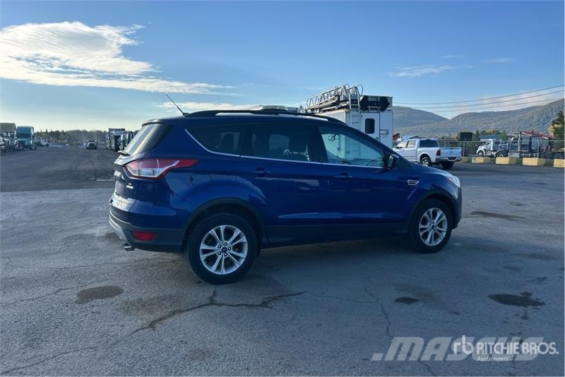 Ford Escape SE 2WD SUV Automobili