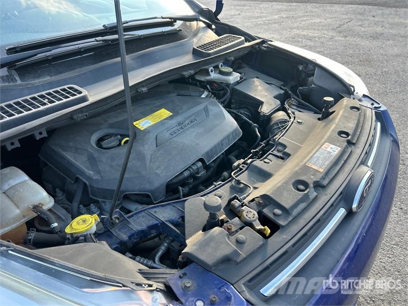 Ford Escape SE 2WD SUV Automobili