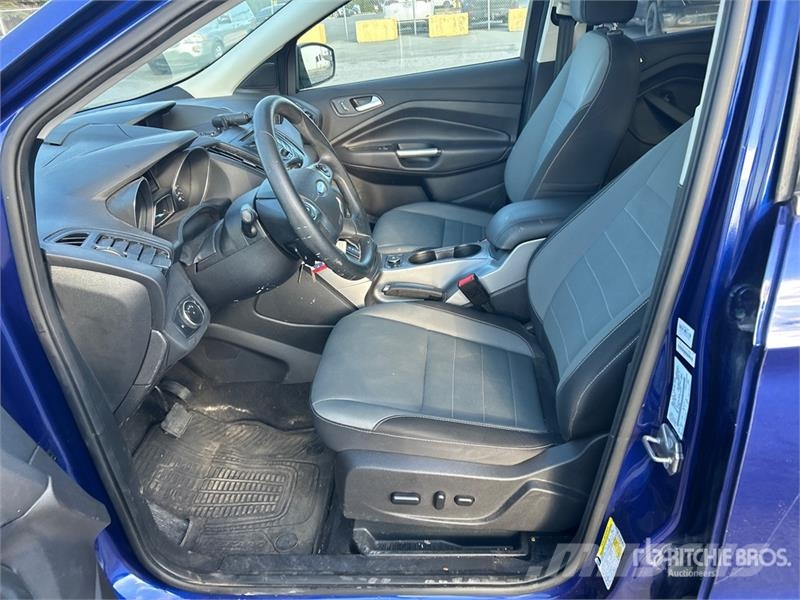 Ford Escape SE 2WD SUV Automobili
