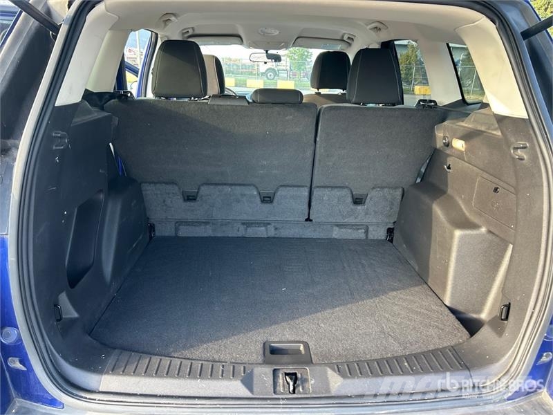 Ford Escape SE 2WD SUV Automobili