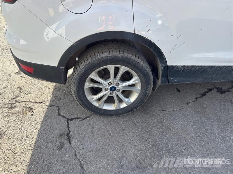 Ford Escape SE 4WD SUV 汽车