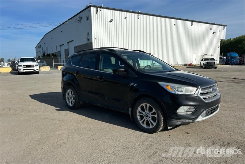 Ford Escape SE 4WD SUV 汽车