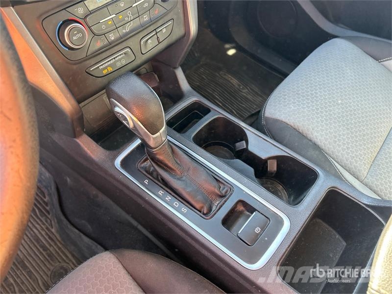 Ford Escape SE 4WD SUV Automobili