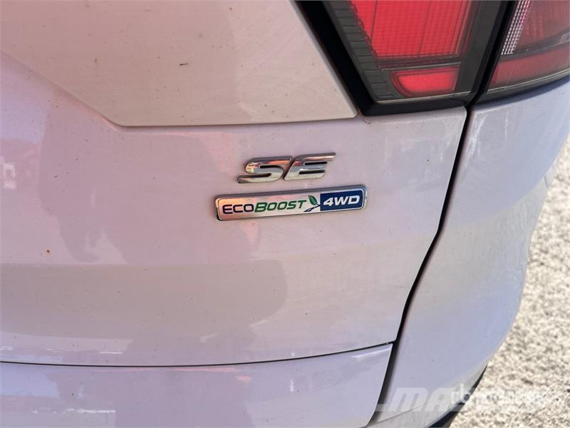 Ford Escape SE 4WD SUV Automobili