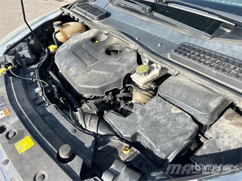 Ford Escape SE 4WD SUV 汽车