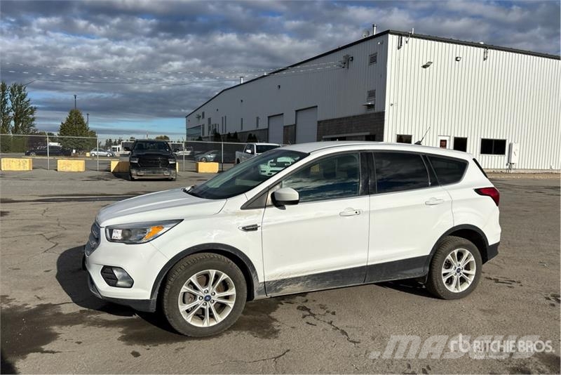 Ford Escape SE 4WD SUV 汽车