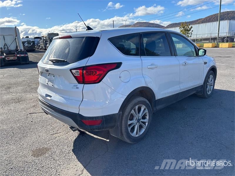 Ford Escape SE 4WD SUV Automobili