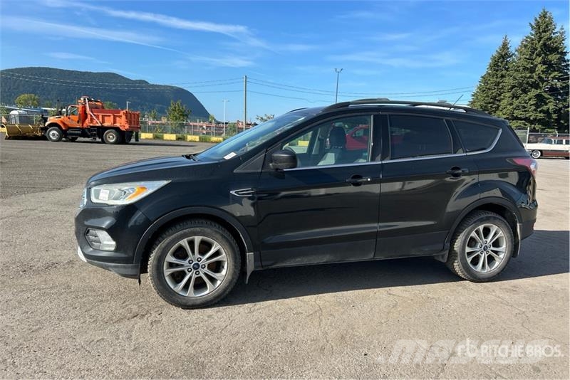 Ford Escape SE 4WD SUV 汽车