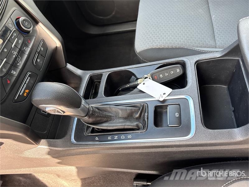 Ford Escape SE 4WD SUV 汽车
