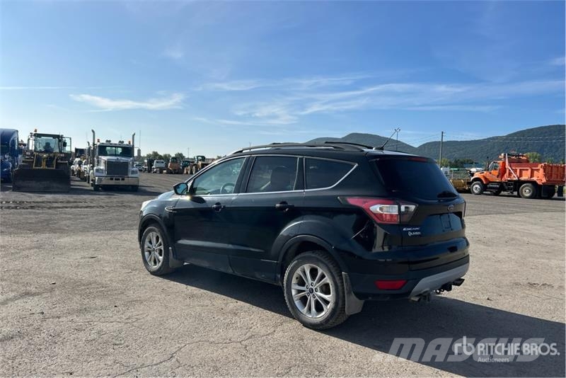 Ford Escape SE 4WD SUV 汽车