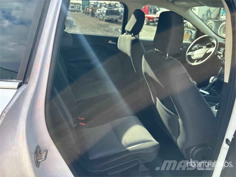 Ford Escape SE 4WD SUV 汽车