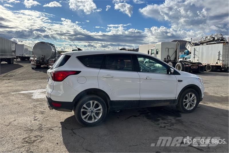 Ford Escape SE 4WD SUV 汽车