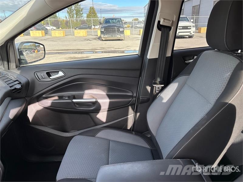 Ford Escape SE 4WD SUV 汽车