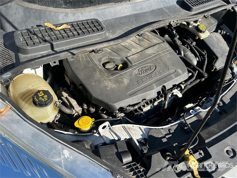 Ford Escape SE AWD SUV Kistehergépjárművek