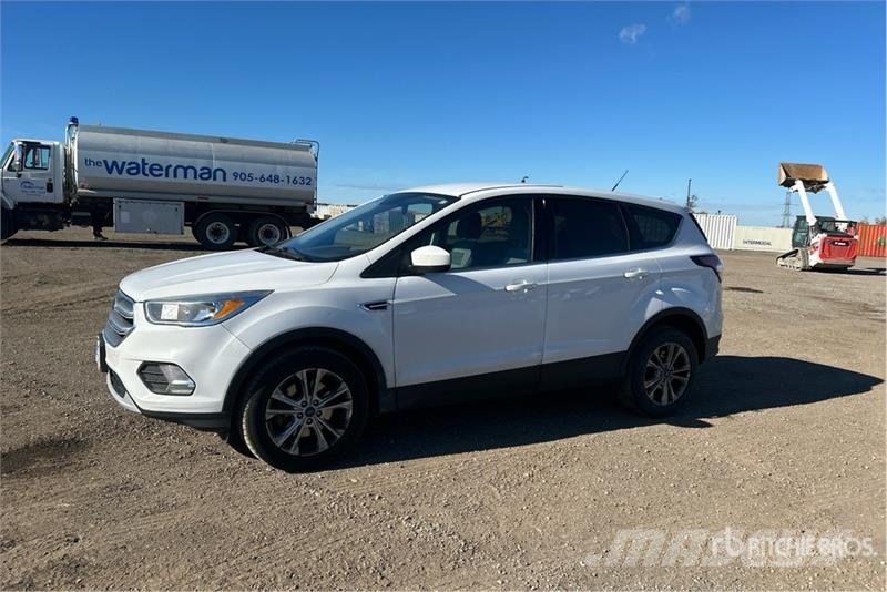 Ford Escape SE AWD SUV Kistehergépjárművek