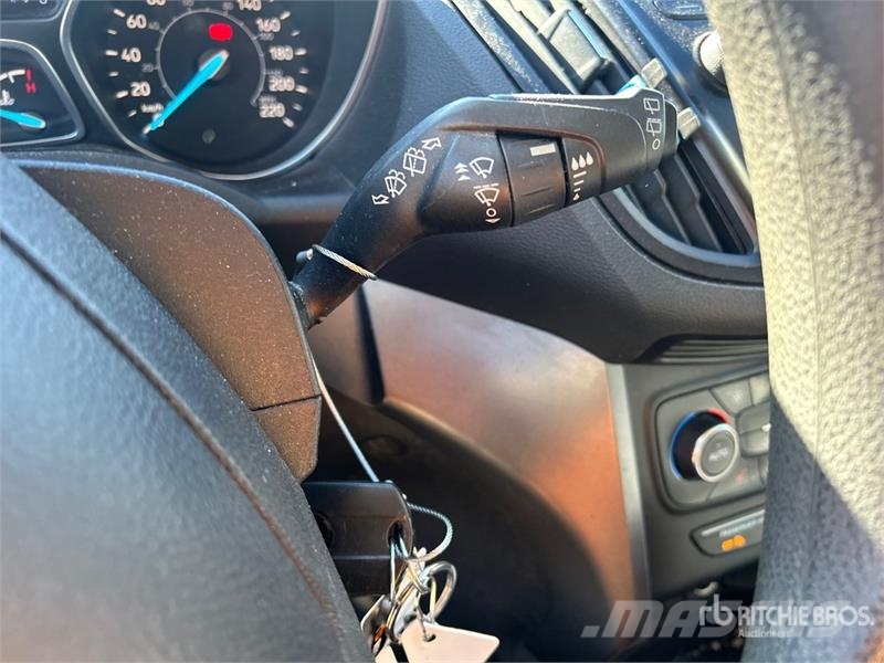 Ford Escape SE AWD SUV Kistehergépjárművek