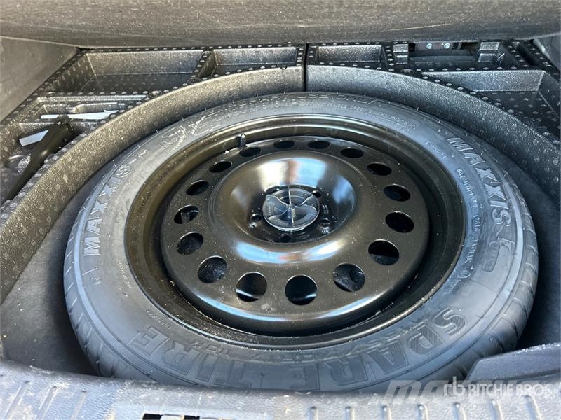 Ford Escape SE AWD SUV Kistehergépjárművek