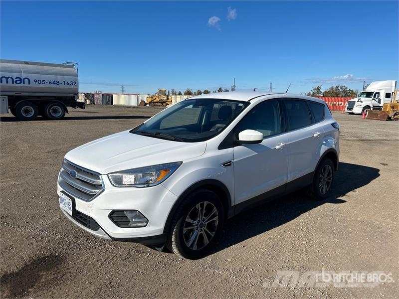 Ford Escape SE AWD SUV Kistehergépjárművek
