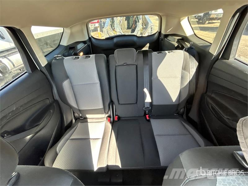Ford Escape SE AWD SUV Kistehergépjárművek