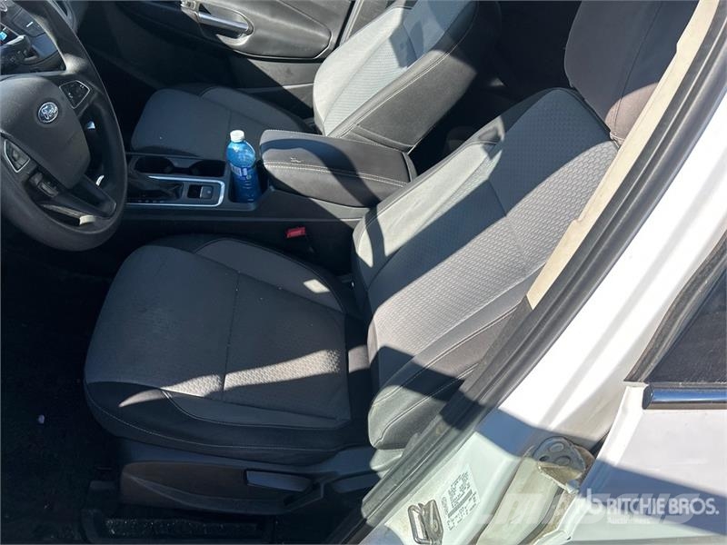 Ford Escape SE AWD SUV Kistehergépjárművek