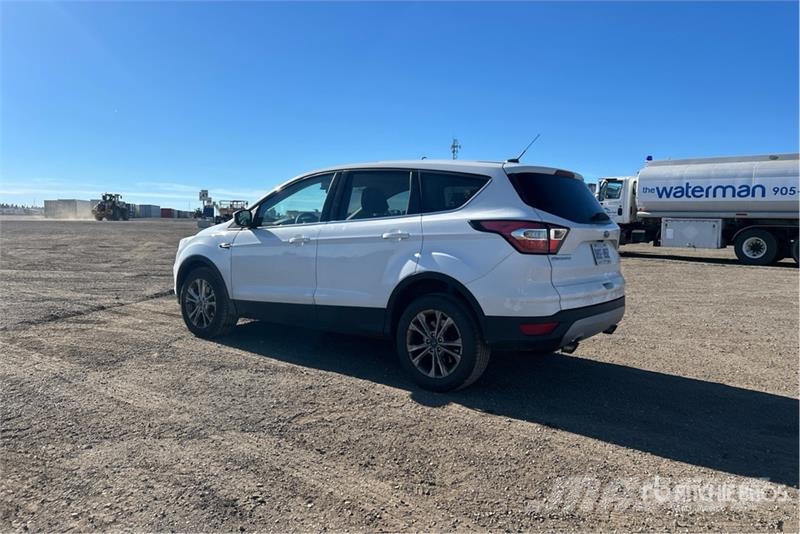 Ford Escape SE AWD SUV Kistehergépjárművek