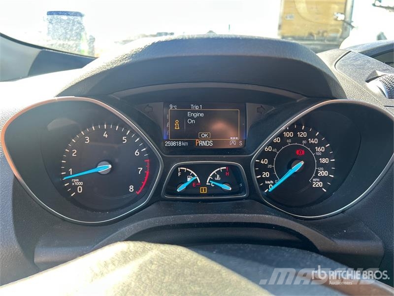 Ford Escape SE AWD SUV Kistehergépjárművek