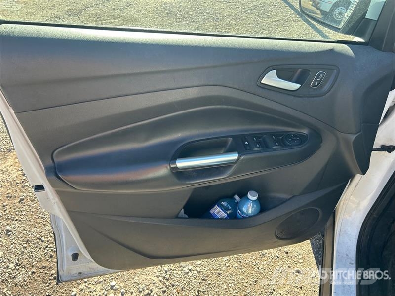 Ford Escape SE AWD SUV Kistehergépjárművek