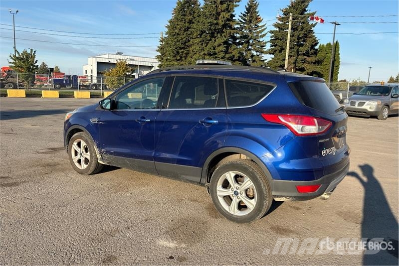 Ford Escape SUV Automobili
