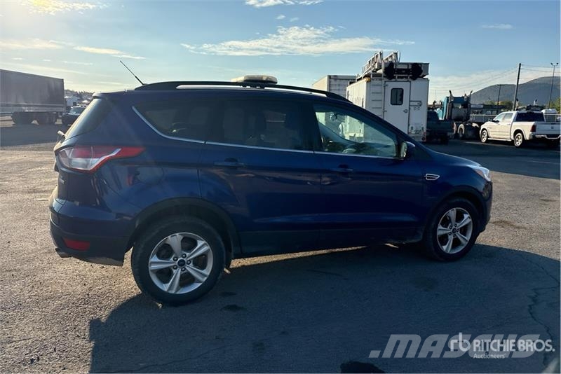 Ford Escape SUV Automobili
