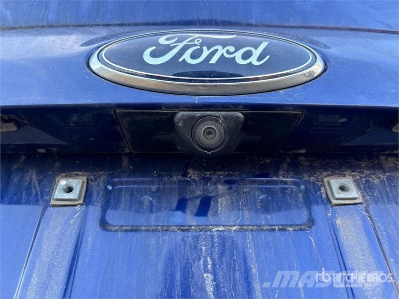 Ford Escape SUV Automobili