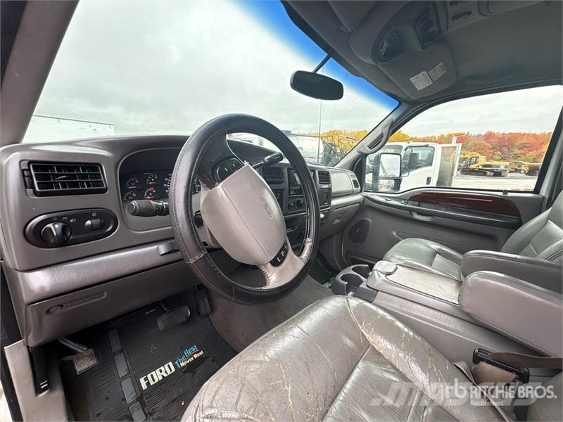 Ford Excursion 4WD SUV سيارات