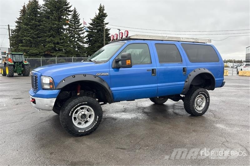 Ford Excursion 4WD SUV سيارات