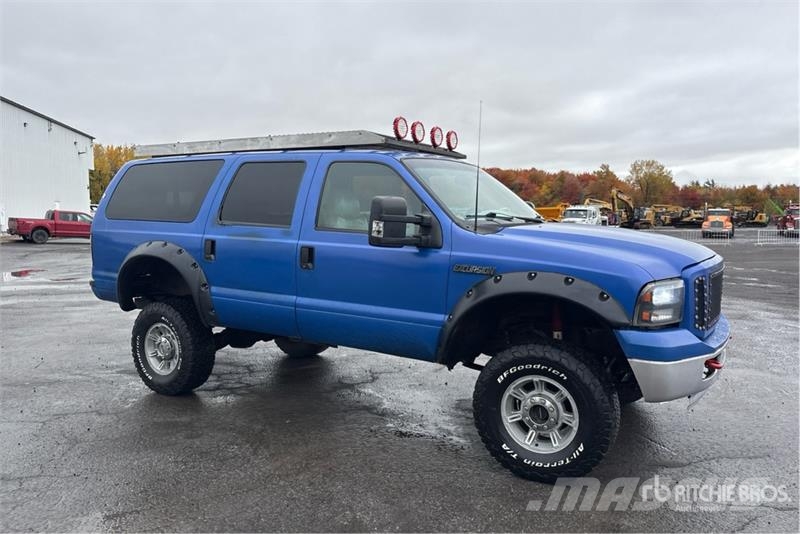 Ford Excursion 4WD SUV سيارات