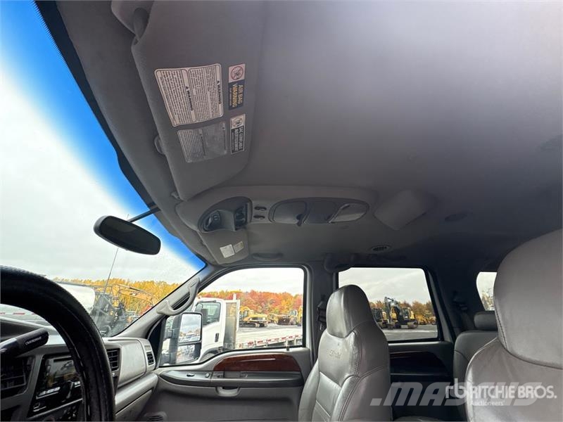 Ford Excursion 4WD SUV سيارات