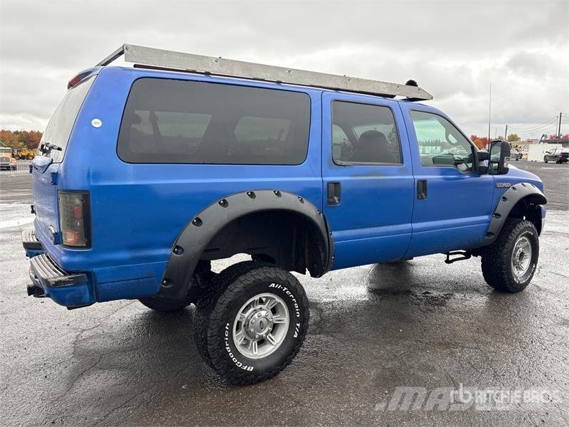 Ford Excursion SUV سيارات