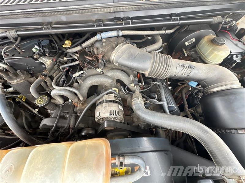 Ford Excursion SUV سيارات