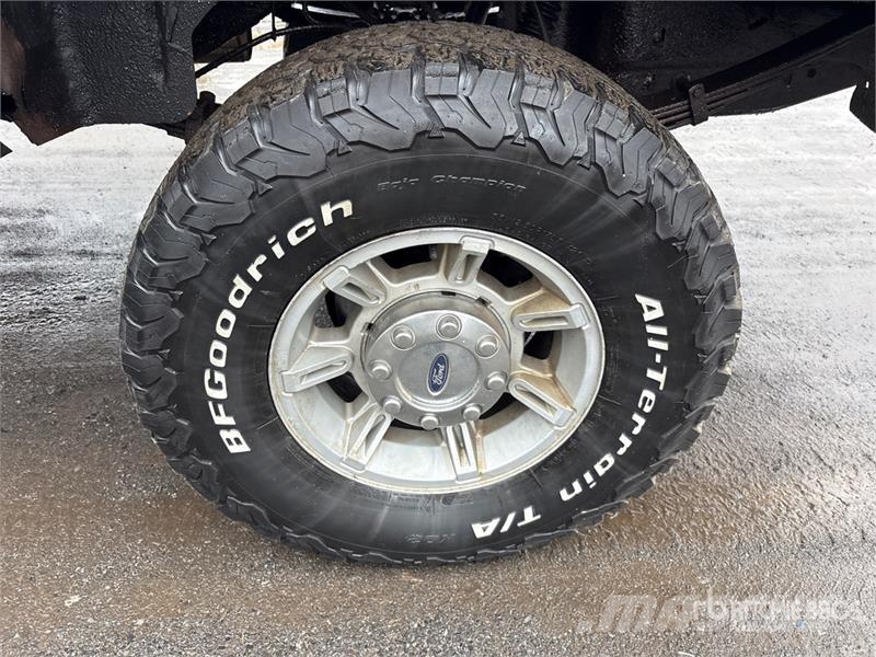 Ford Excursion SUV سيارات