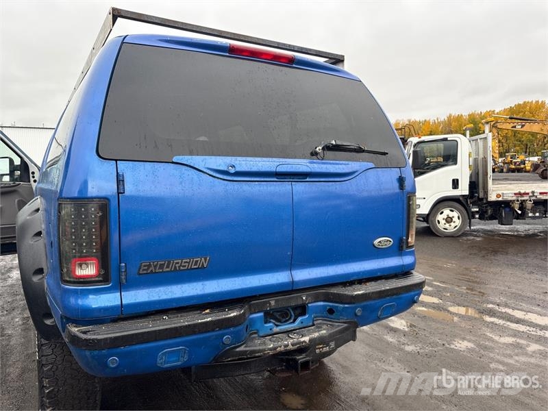 Ford Excursion SUV سيارات