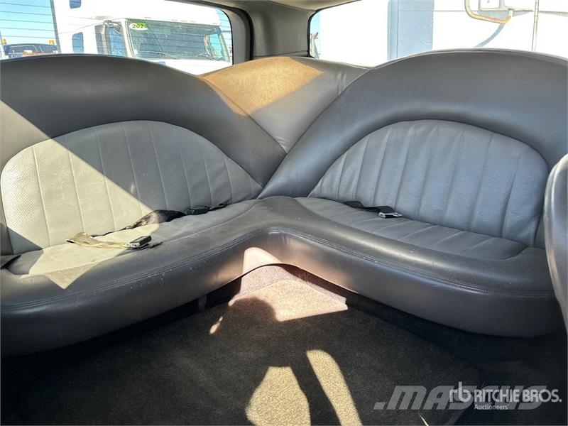 Ford Excursion XLT Limousine Коли