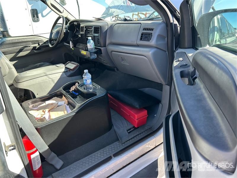 Ford Excursion XLT Limousine Коли