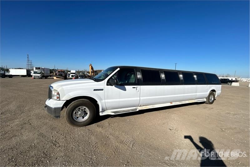 Ford Excursion XLT Limousine Коли