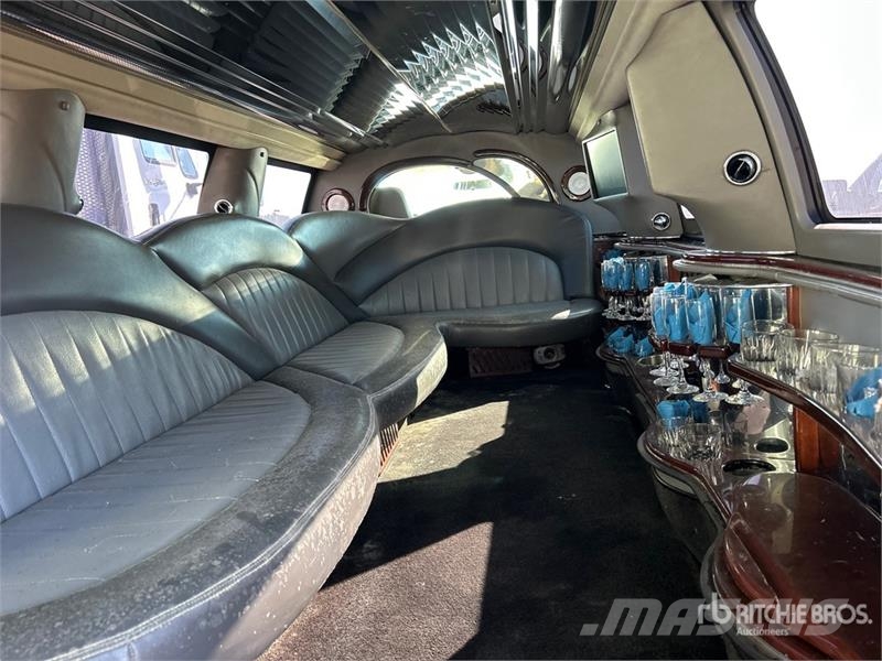 Ford Excursion XLT Limousine Коли