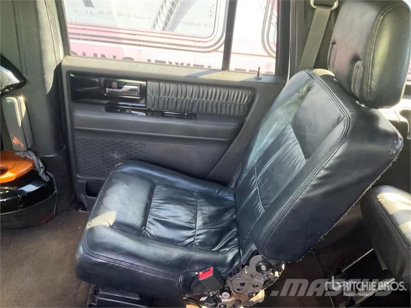 Ford Expedtion XLT Limousine 汽车