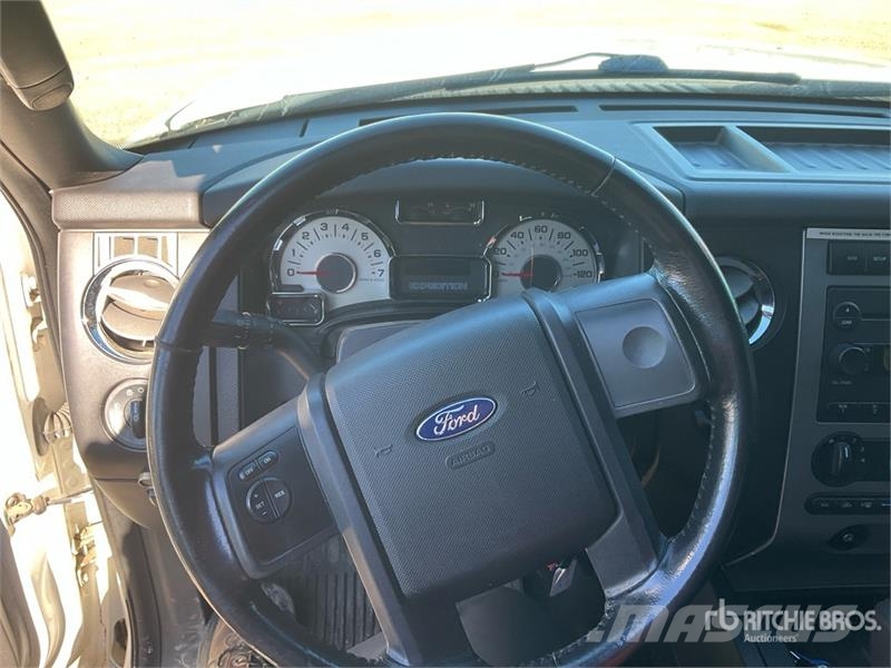 Ford Expedtion XLT Limousine 汽车