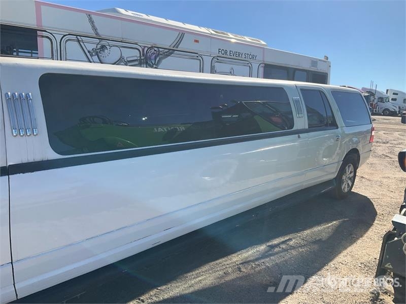 Ford Expedtion XLT Limousine 汽车